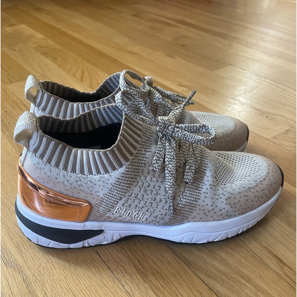 Womens Bloch Alcyone sneaker size 8